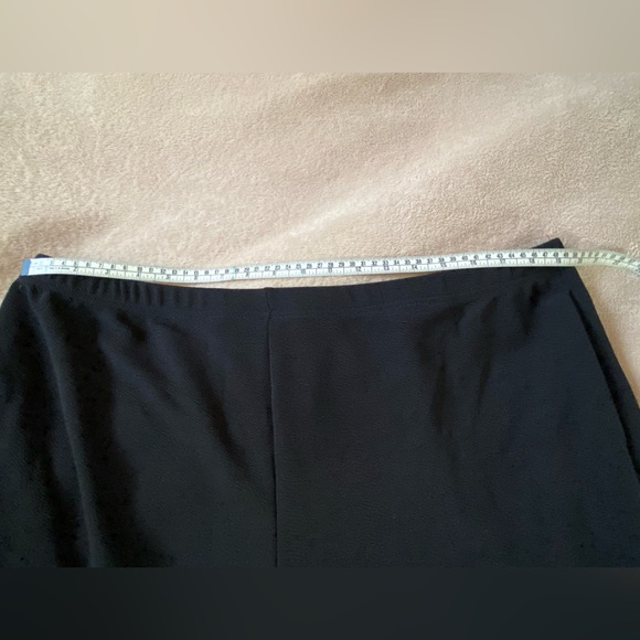 SHEIN EMERY ROSE Plus Solid Capris Pants - Picture 9 of 12